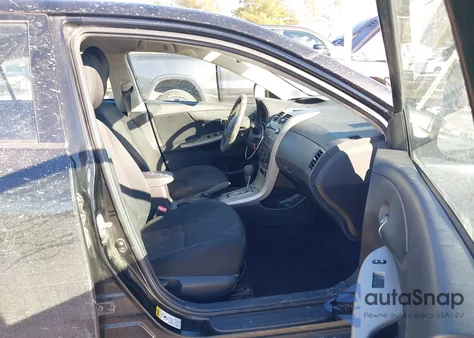 2010 Toyota Corolla S z USA, uszkodzony, nr VIN 2T1BU4EE0AC469654